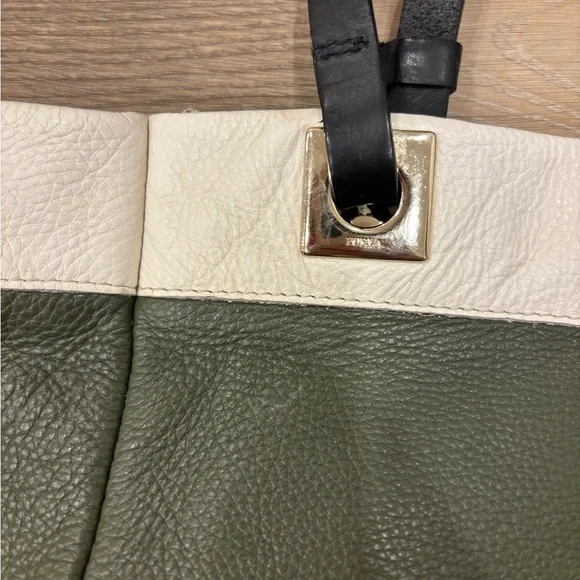 Vintage Furla Women's Green and Black Leather Tote Bag - Picture 8 of 12